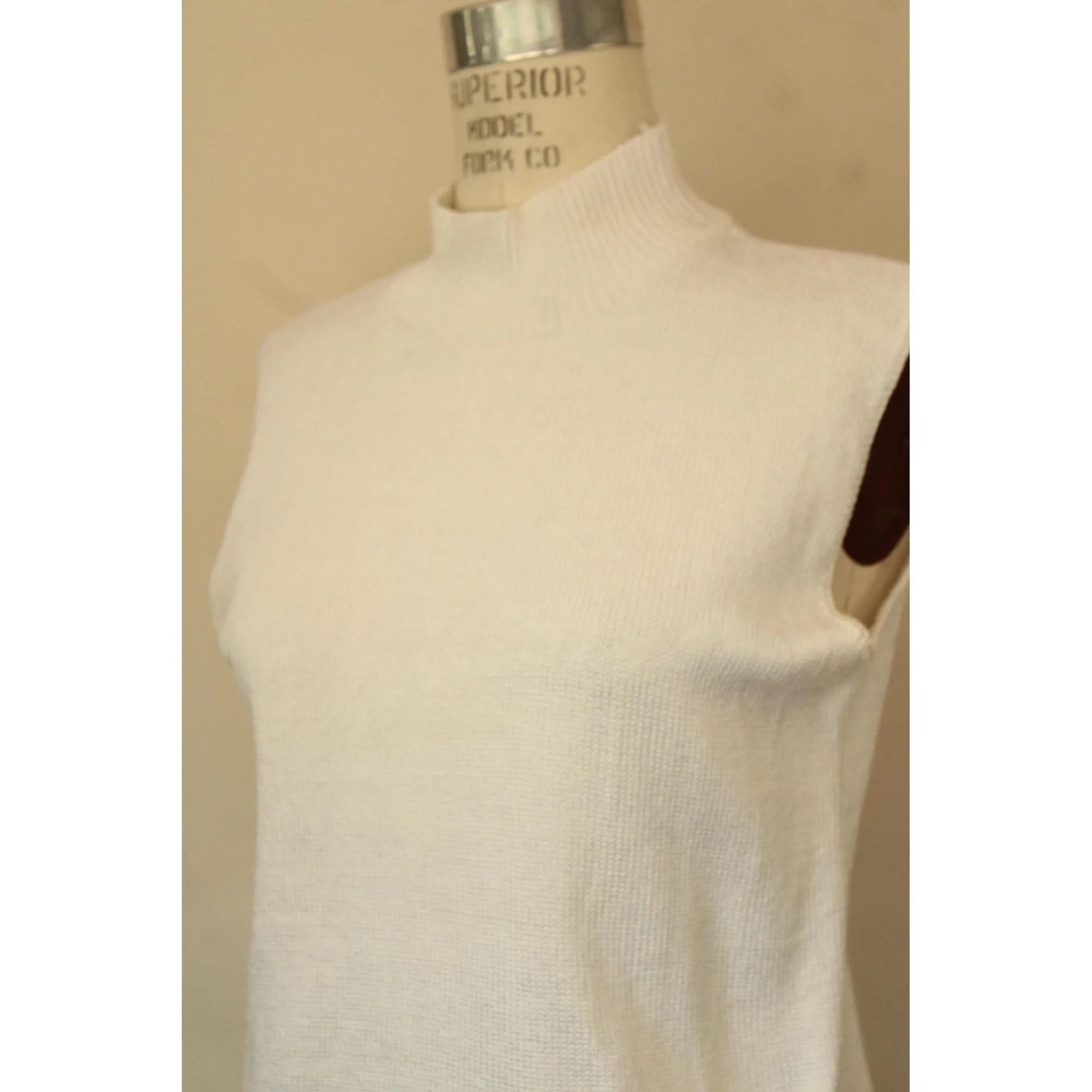 Vintage 1980s 1990s White Knit Mock Neck Sweater Vest