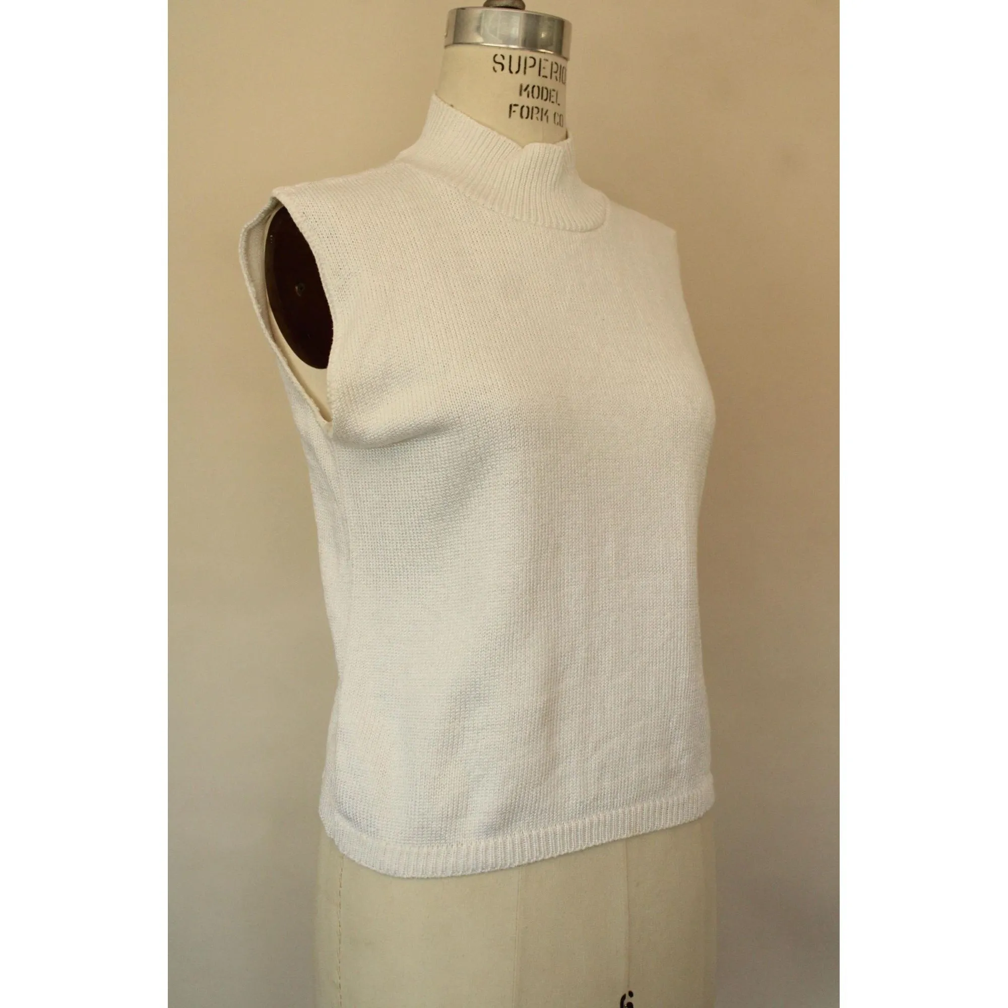 Vintage 1980s 1990s White Knit Mock Neck Sweater Vest