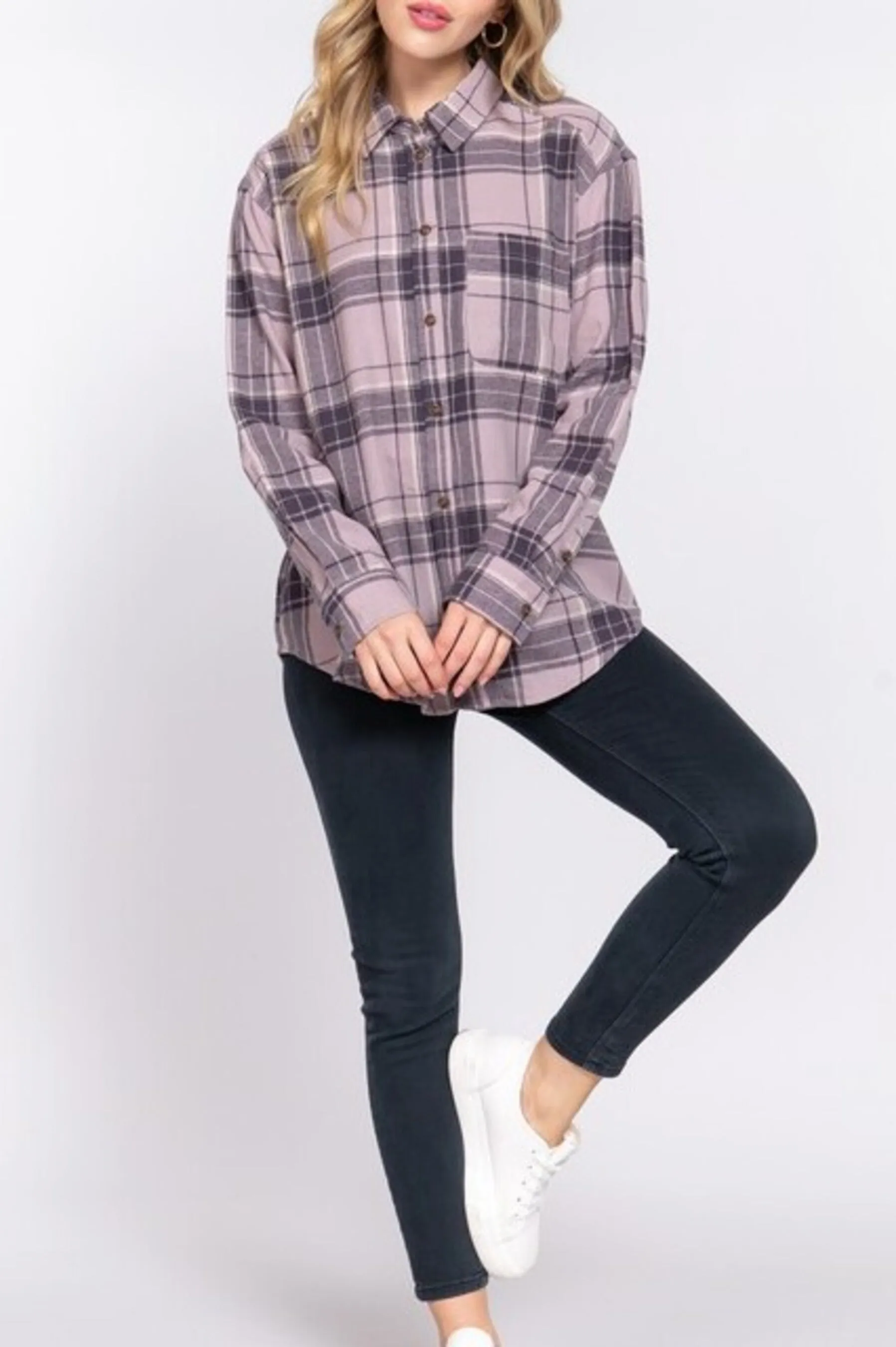 Women's Long sleeve notched collar plaid shirt